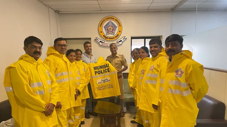 MTV celebrates the ‘Asli Roadie’ – donates 1000 raincoats.