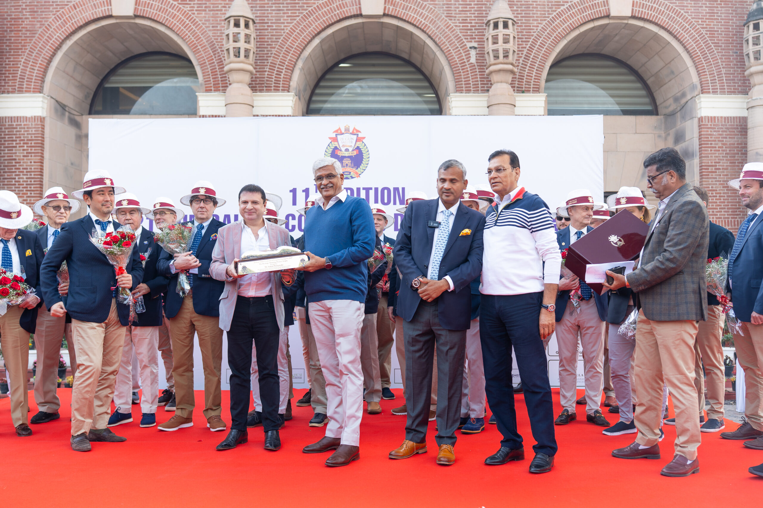 Yohan Poonawalla honoured at the 21 Gun Salute Concours d’Elegance Gurugram 2025, with the prestigious ‘Heritage Motoring Pioneer Trophy’