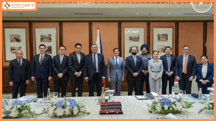 Shom Hinduja with President Ferdinand Marcos Jr. of the Philippi...