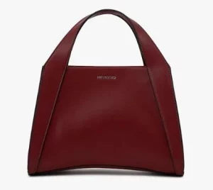 Risa: The Curator of Detail