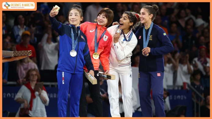 samsung-unveils-exclusive-galaxy-z-flip7-olympic-edition-supporting-athletes-entire-milano-cortina-2026-journey