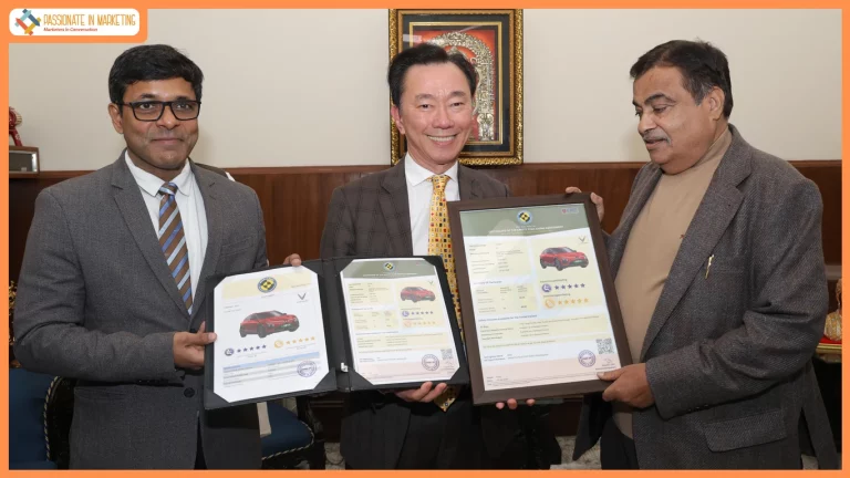 Mr. Pham Sanh Chau (center), CEO of VinFast Asia, and Mr. Tapan Ghosh (left) CEO of VinFast India receives the 5-STAR Bharat NCAP safety certification for the VF 6 from Shri. Nitin Gadkari, Hon. Minister of Road Transport and Highways, Govt. of India.