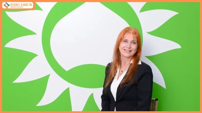 Rethinking Hair Color: Natural Henna Emerges as Safer Option Amid Chemical Dye Health Alarms