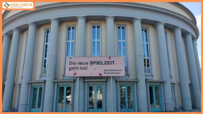 Curtain call for paper: PPDS delivers crystal clear DooH advertising to historic German theatre with a scene-stealing 12m2 Philips Urban LED 7000 Series installation
