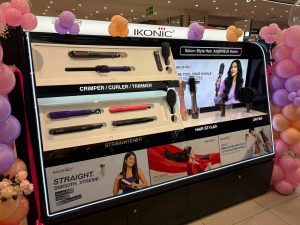National, August, 2026: Ikonic, a leading name in hairstyling and grooming, has expanded its retail footprint to Hyderabad with its first presence at Shoppers Stop, Inorbit Mall. The launch brings the brand’s diverse portfolio of beauty and styling tools, and grooming essentials to consumers in the city, making the brand more accessible to those looking to achieve effortless, salon-worthy results as part of their everyday routine.
The Hyderabad debut marks an important milestone in Ikonic’s retail journey, strengthening its physical presence and creating a new opportunity for consumers to discover the brand beyond digital platforms. With its presence at one of the city’s prominent shopping destinations, Ikonic is making it easier for consumers to explore its range in-store and find the right styling tools for their individual hair and grooming routines. From hair dryers, straighteners and curlers to crimpers and personal grooming essentials, the brand offers thoughtfully designed solutions that make it easier to achieve different looks at home.
Speaking about the launch, Rayed Merchant, Director, SSIZ International Pvt. Ltd, said, “Our retail expansion is about making Ikonic more accessible and giving consumers a chance to experience the brand beyond digital platforms. Hyderabad is an exciting market for us, and our presence at Shoppers Stop allows people to explore our range in person and find products that fit naturally into their own styling and grooming routines. We’re excited to be here and look forward to growing our presence in the city.”
As the brand continues to expand its retail presence, it is bringing its beauty expertise closer to consumers, creating a new destination where they can discover, explore and experience the products firsthand. The brand is now available at Shoppers Stop, Inorbit Mall, K. Raheja IT Park, Survey No. 64, Madhapur, Hyderabad – 500081.