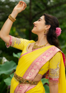 Sara Ali Khan’s Traditional Gold Jewellery for Kalyan Navaratri